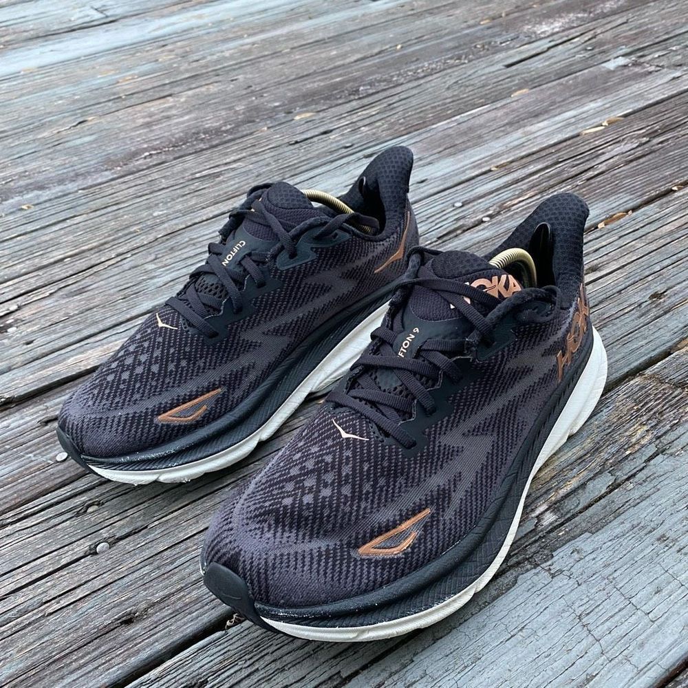 HOKA ONE ONE CLIFTON 9 WIDE - Women’s Running Shoes - SIZE 9D